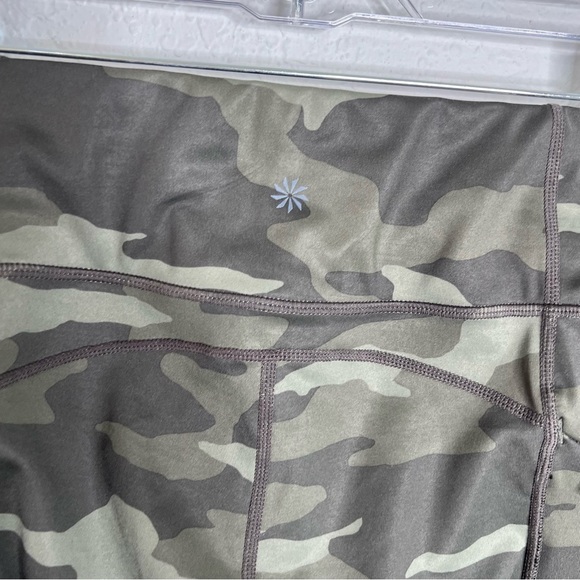Athleta Leggings Women Small Camo Contender Tight Green Athletic Pockets P - Picture 3 of 8